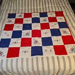 Handmade Needlework Quilt Americana Statue of Liberty USA Liberty Bell 42" x 36"